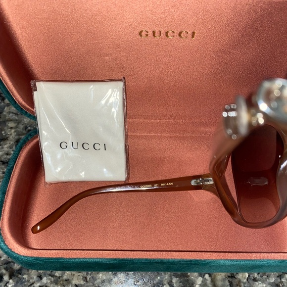 Gucci Sunglasses - Picture 9 of 11